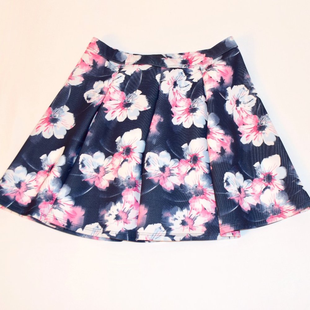 (NWOT) Abercrombie Kids Pleated Floral Skirt - Large (14)